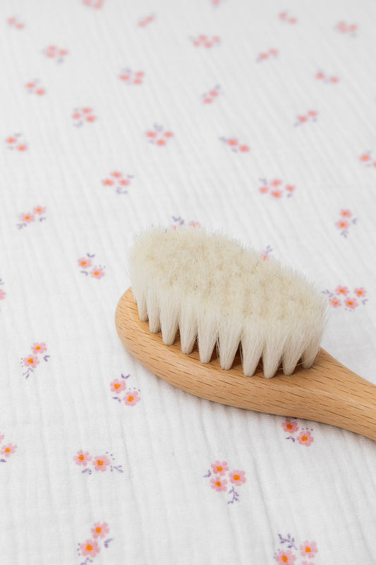 Cepillo pelo madera bebé