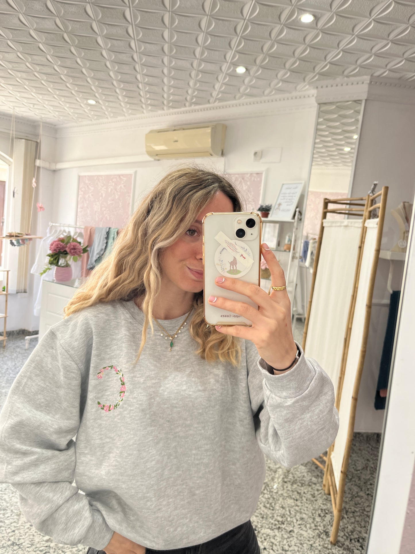 Sudadera inicial flores